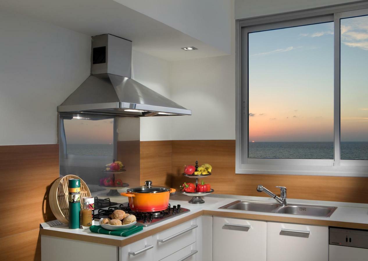 Beach Luxury Apartments And Suites Tel Aviv Exteriör bild