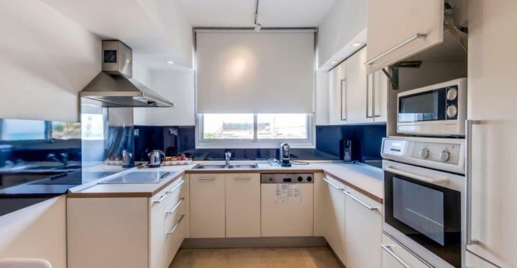 Beach Luxury Apartments And Suites Tel Aviv Exteriör bild