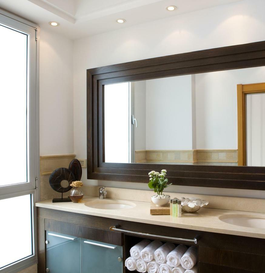 Beach Luxury Apartments And Suites Tel Aviv Exteriör bild